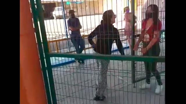 Zafarrancho Mujer golpea a funcionaria del INE