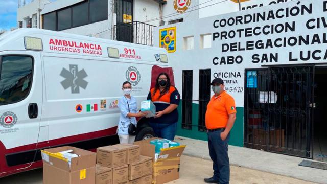 24-Protección-CIVIL Asociación de Recursos Humanos entrega mascarillas y guantes a cuerpos de socorro y emergencia de Los Cabos