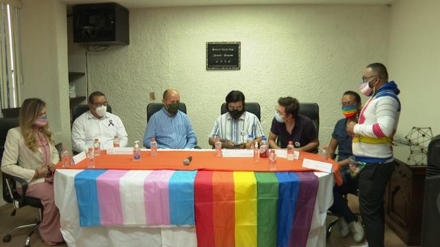 CEDH exhorta al gobernador a publicar leyes a favor de la comunidad LGBT CEDH pide al gobernador publicar leyes a favor de la comunidad LGBT