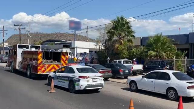 Fuga de amoniaco en empresa refresquera alerta a vecinos en La Paz Fuga de amoniaco en empresa refresquera